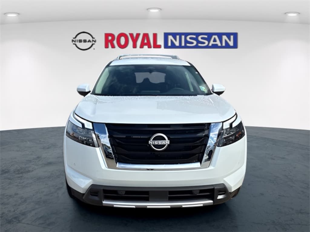 New 2025 Nissan Pathfinder SL SUV