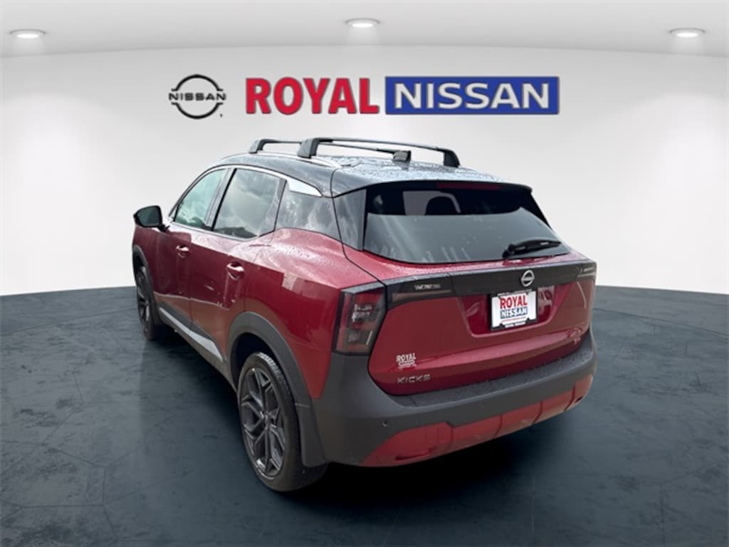 New 2025 Nissan Kicks SR SUV