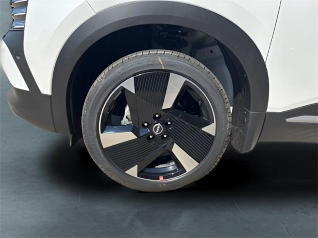 New 2026 Nissan Kicks SR SUV