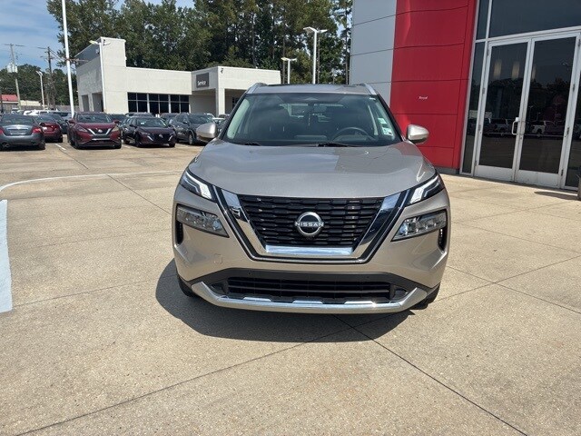2023 Nissan Rogue Platinum photo 2