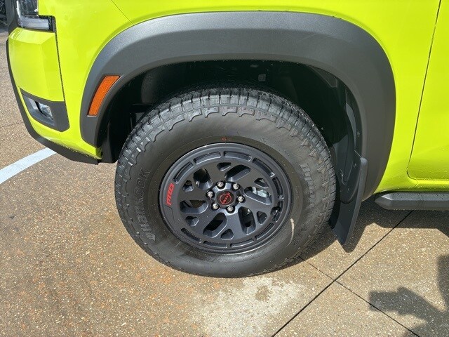 2026 Nissan Frontier PRO-4X photo 3