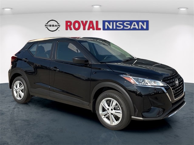 2025 Nissan KICKS PLAY Base's photo