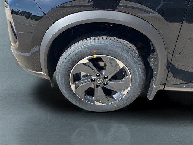 2026 Nissan Rogue SV photo 2