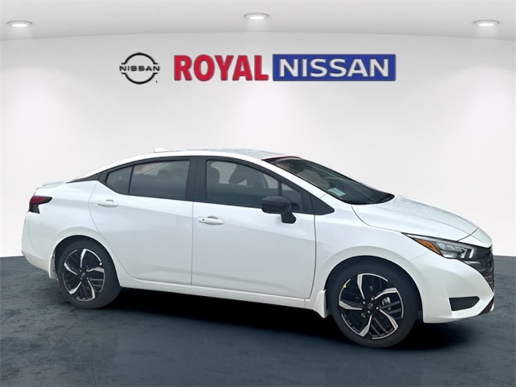 New 2025 Nissan Versa 1.6 SR Sedan
