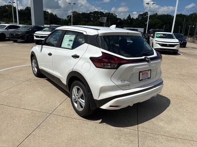 2025 Nissan Kicks Play S photo 4