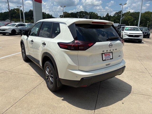 2026 Nissan Rogue S photo 3