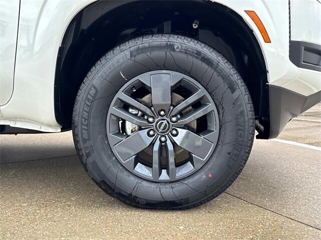 2025 Nissan Frontier SV photo 3