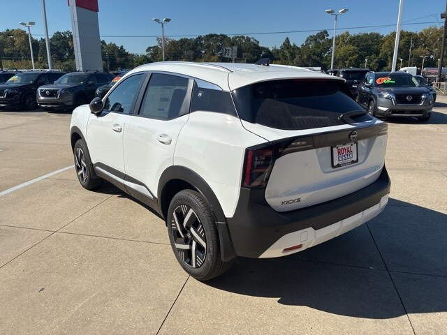 2026 Nissan Kicks SV photo 4