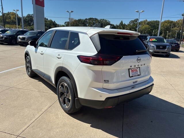 2026 Nissan Rogue SV photo 4