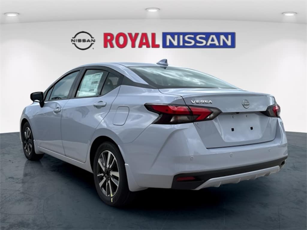 New 2025 Nissan Versa 1.6 SV Sedan