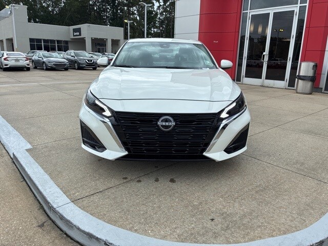 2025 Nissan Altima 2.5 SV photo 2