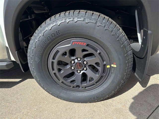 2025 Nissan Frontier PRO-X photo 3
