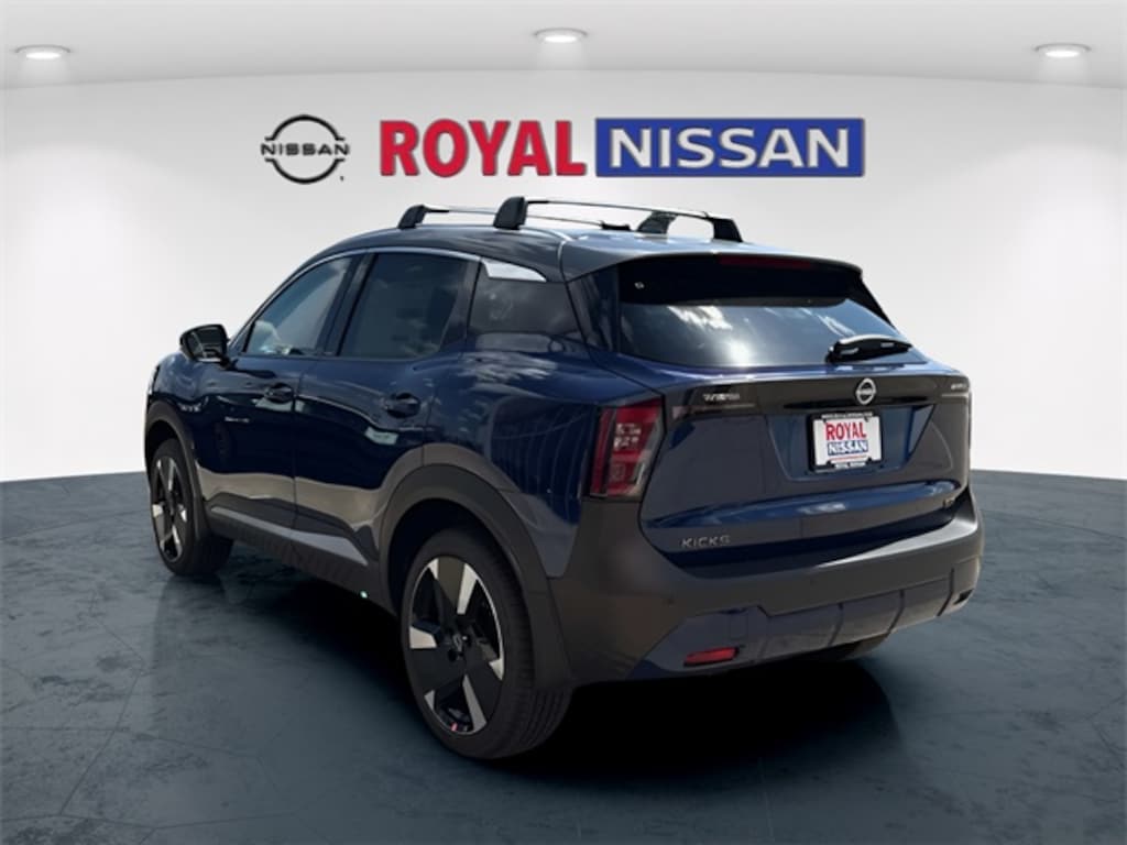 New 2025 Nissan Kicks SR SUV