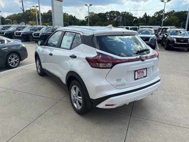 2025 Nissan Kicks Play S photo 4