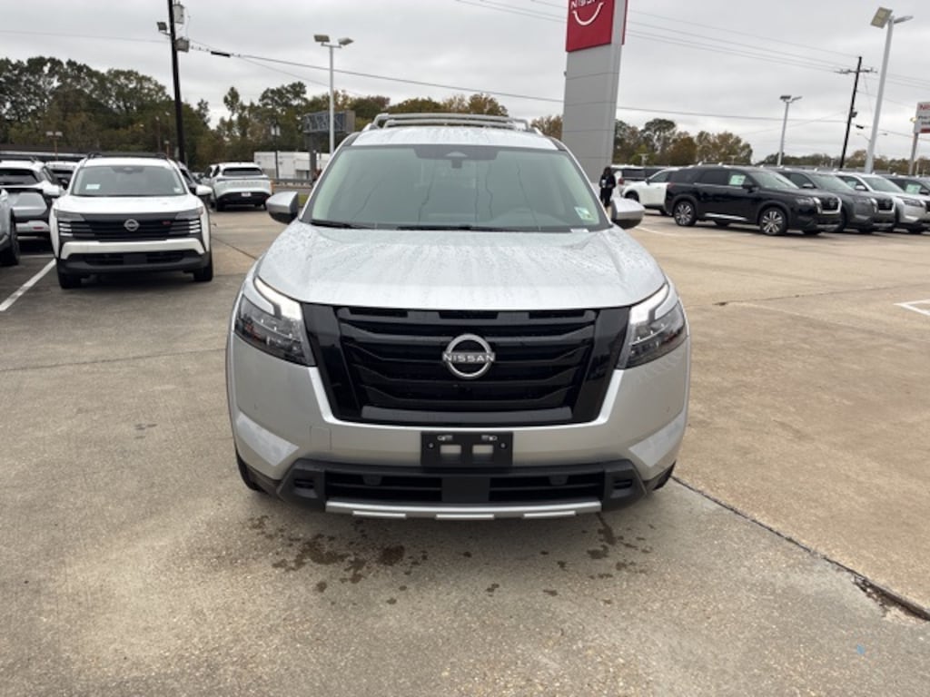 New 2025 Nissan Pathfinder SL SUV