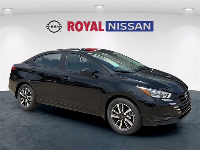 2025 Nissan Versa S's photo