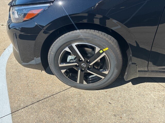 2025 Nissan Sentra SV photo 3