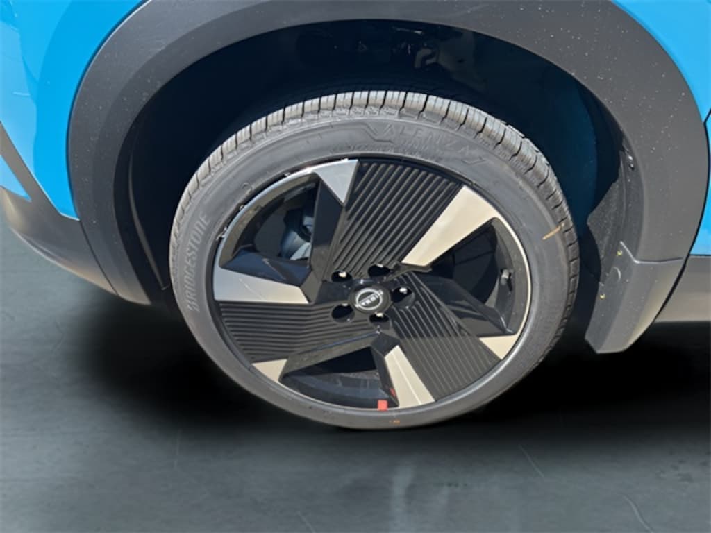 New 2026 Nissan Kicks SR SUV