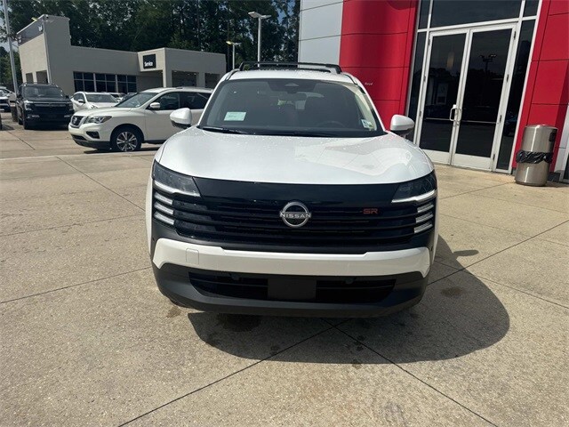2025 Nissan Kicks SR photo 2