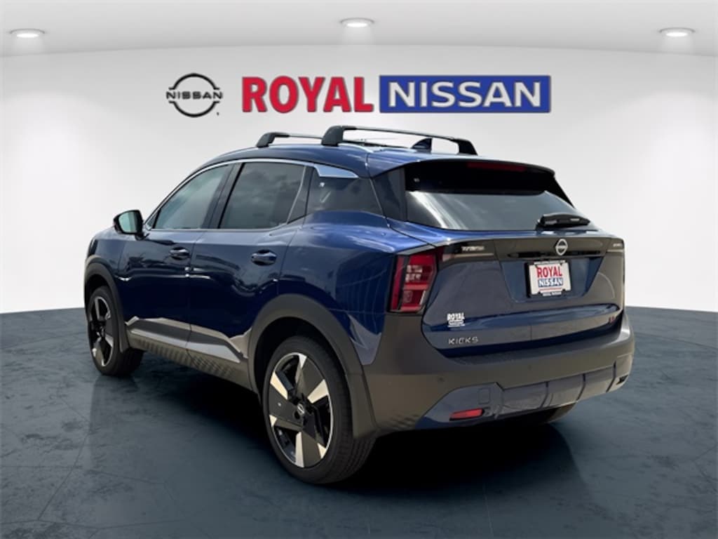 New 2025 Nissan Kicks SR SUV