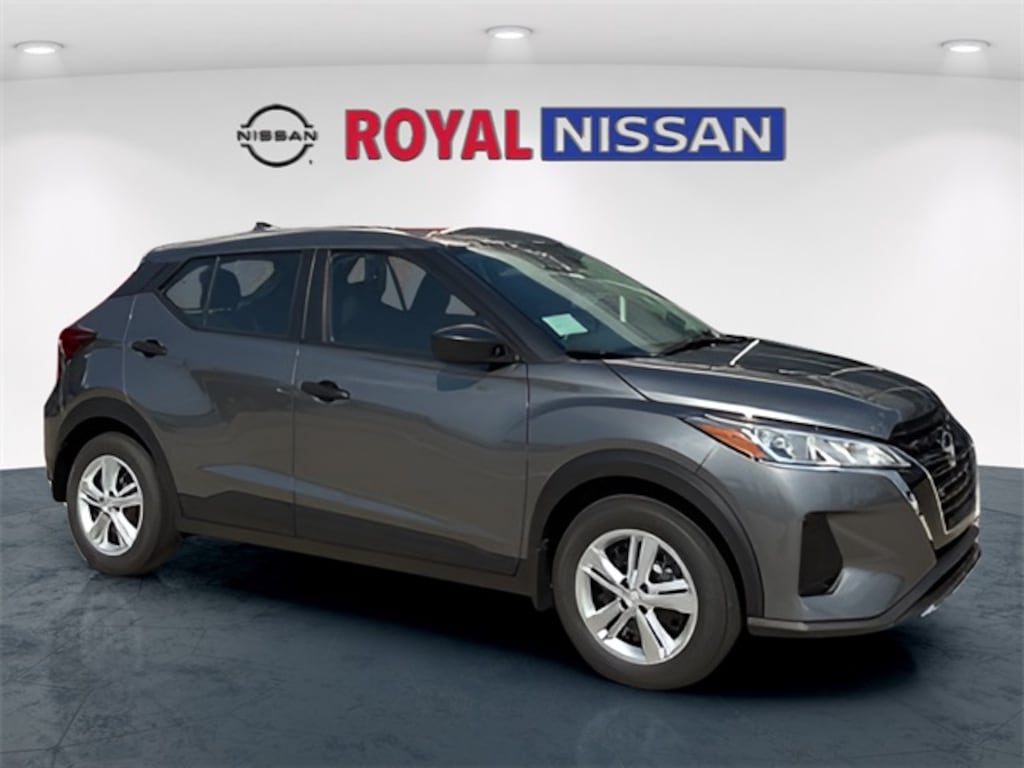New 2025 Nissan Kicks Play S SUV