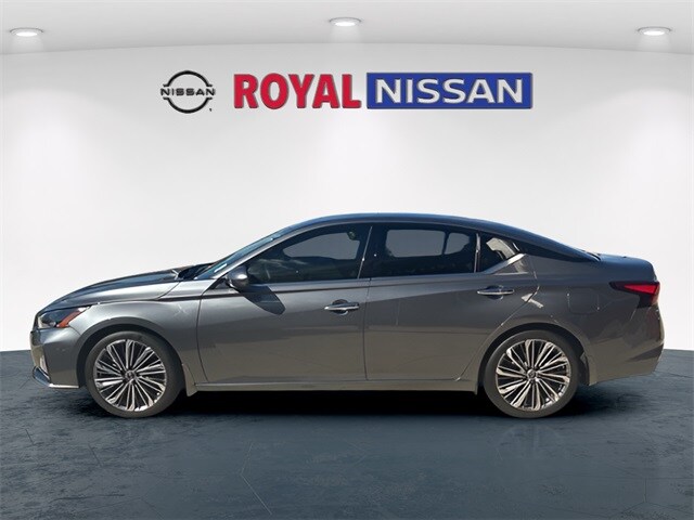 2024 Nissan Altima 2.5 SL photo 4