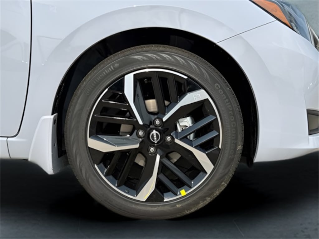 New 2025 Nissan Versa 1.6 SR Sedan