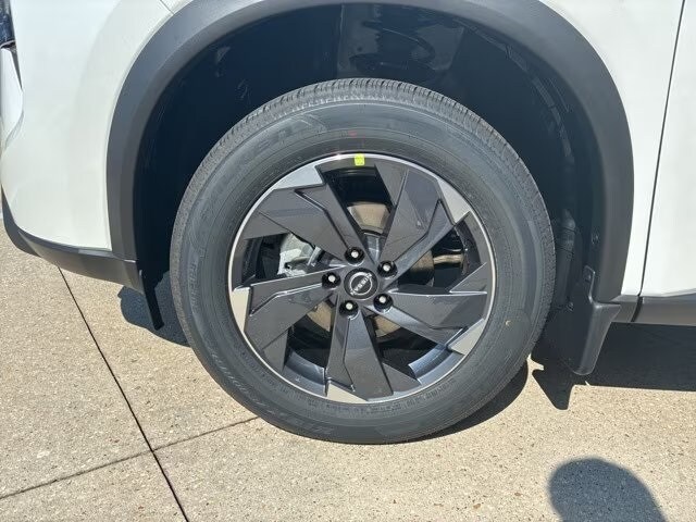 2026 Nissan Rogue SV photo 3