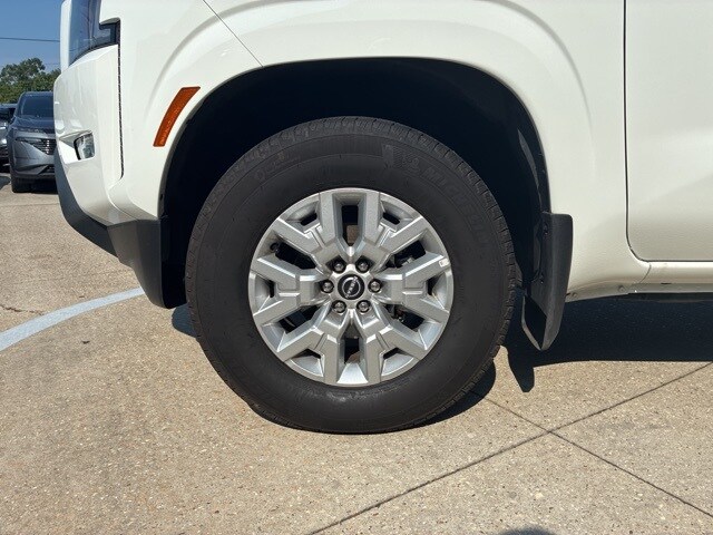 2024 Nissan Frontier SV photo 2