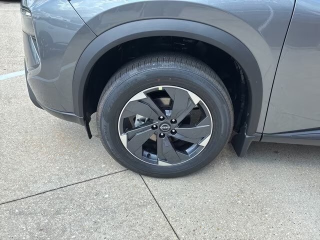 2026 Nissan Rogue SV photo 2