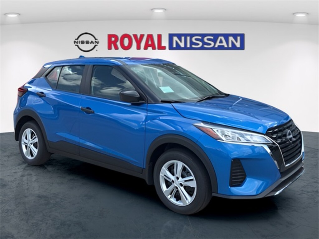 New 2025 Nissan Kicks Play S SUV