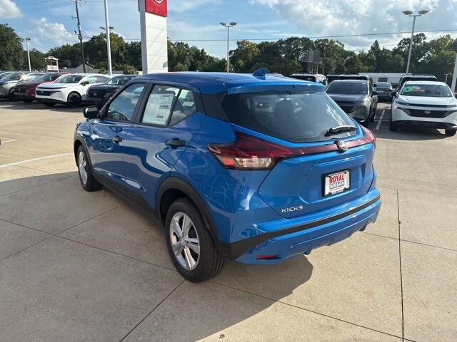 2025 Nissan Kicks Play S photo 4