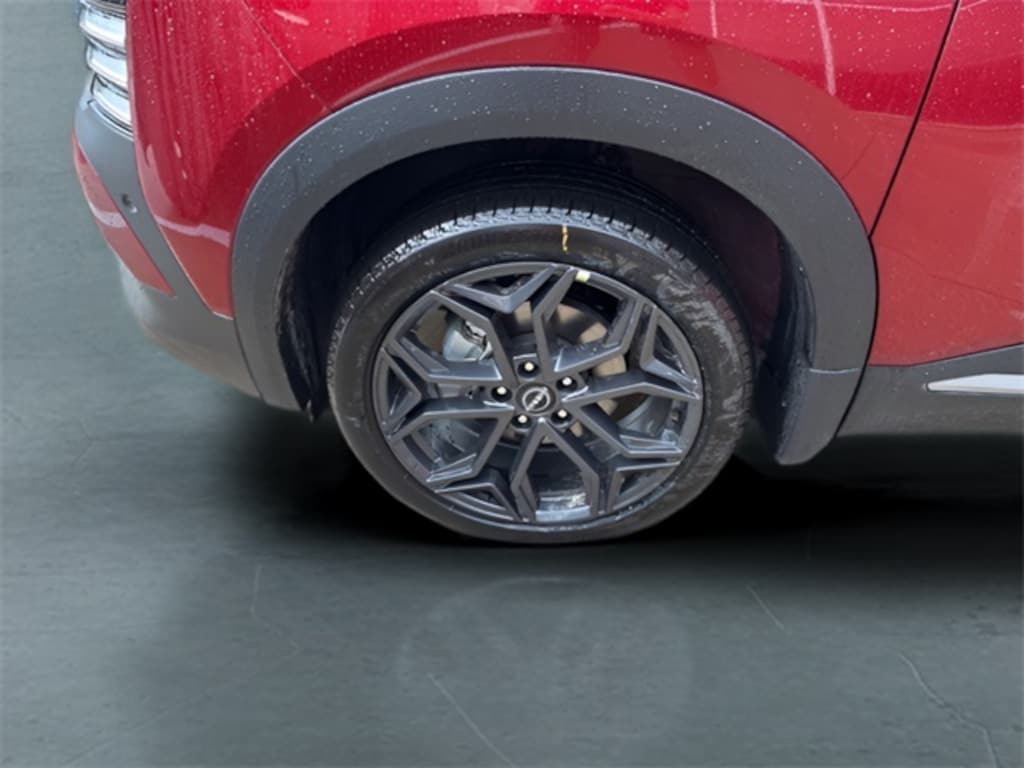 New 2025 Nissan Kicks SR SUV