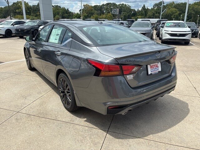 2025 Nissan Altima 2.5 SV photo 4