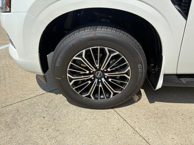 2025 Nissan Armada Platinum photo 3