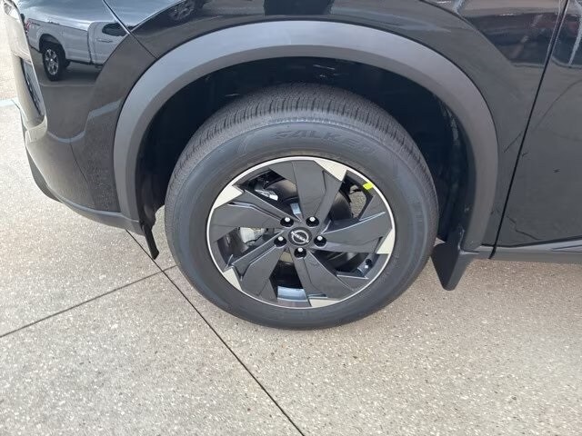 2026 Nissan Rogue SV photo 2