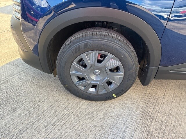 2026 Nissan Kicks S photo 2