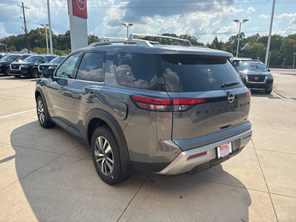 New 2025 Nissan Pathfinder SL SUV
