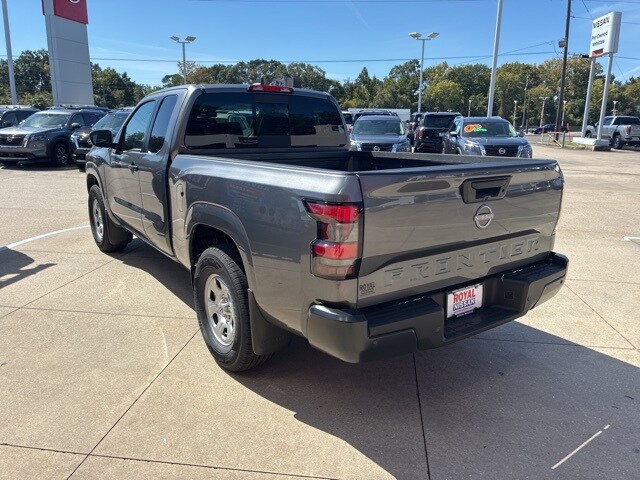 2026 Nissan Frontier S photo 2