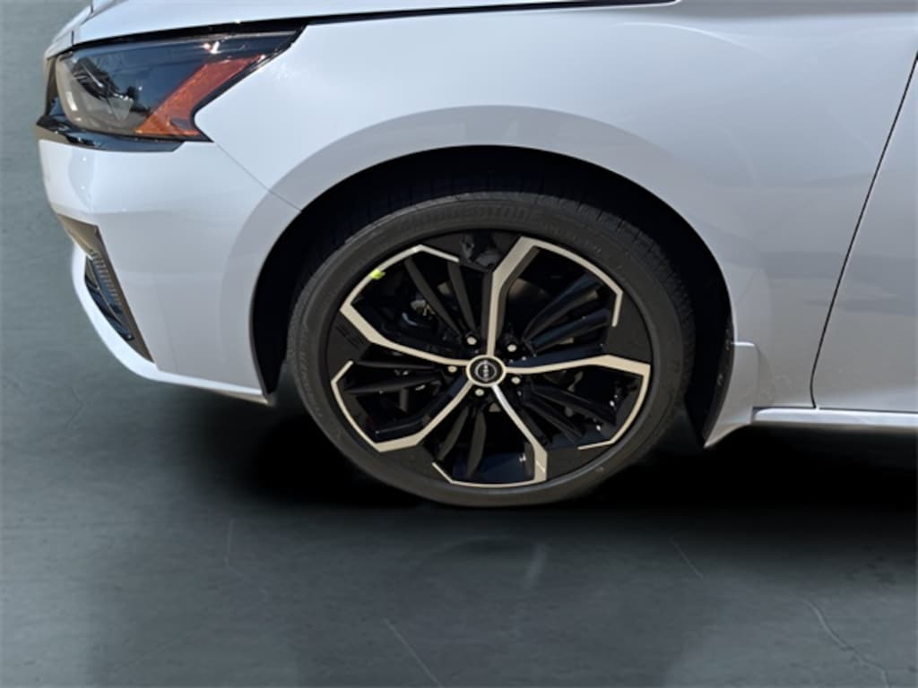New 2025 Nissan Altima 2.5 SR Sedan