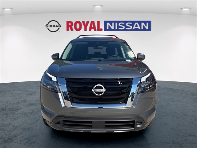 2025 Nissan Pathfinder SV photo 2
