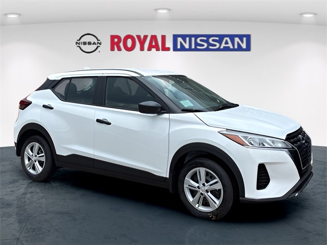 2025 Nissan KICKS PLAY Base's photo
