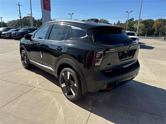 2025 Nissan Kicks SR photo 4