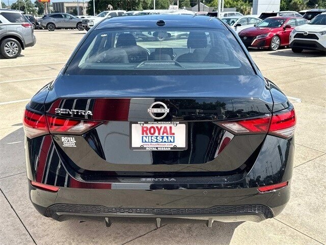 2025 Nissan Sentra SV photo 4