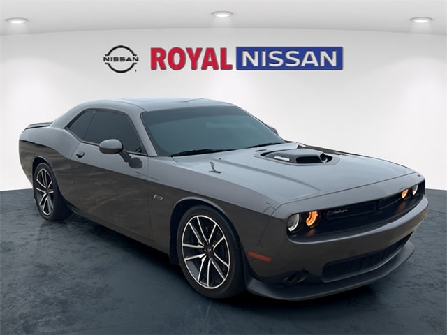 2023 Dodge Challenger R/T's photo