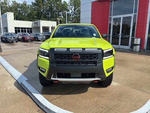 2026 Nissan Frontier PRO-4X photo 2