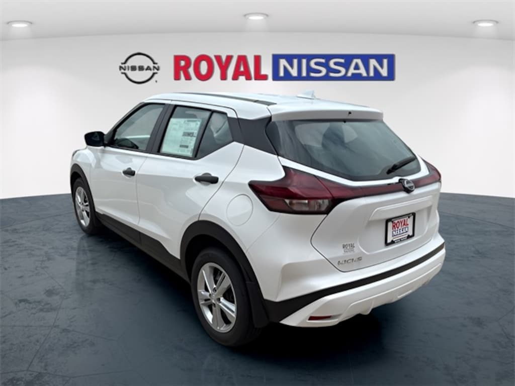 New 2025 Nissan Kicks Play S SUV
