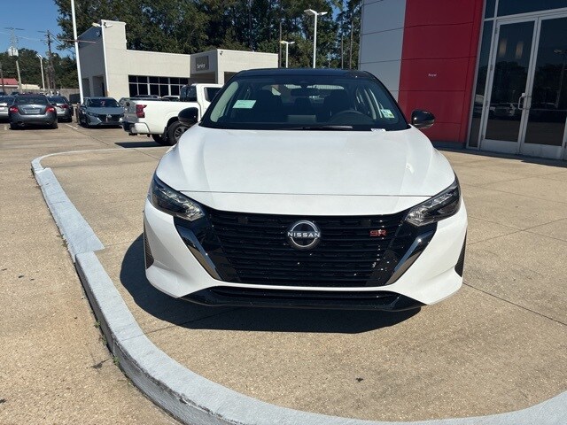 2025 Nissan Sentra SR photo 2