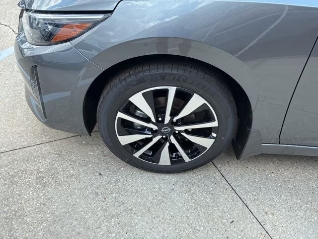 2025 Nissan Sentra SV photo 3