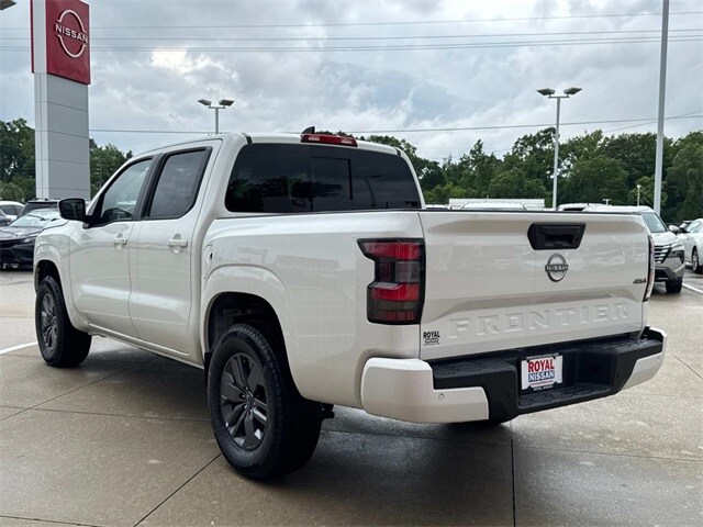 2025 Nissan Frontier SV photo 3